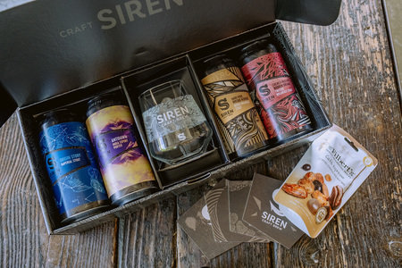 Dark Beer Gift Pack Great for Father's Day | 6.5% - 10%% | 4 x 440ml / 1 x Glass - Siren